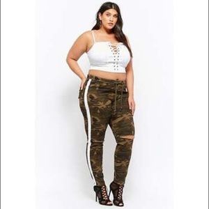 Plus Size Camo Drawstring Ripped-Knee Denim Pants